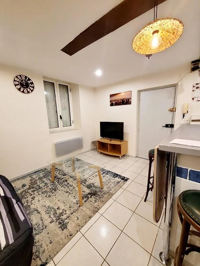 Appartements Miawe Tarbes 0*,  France